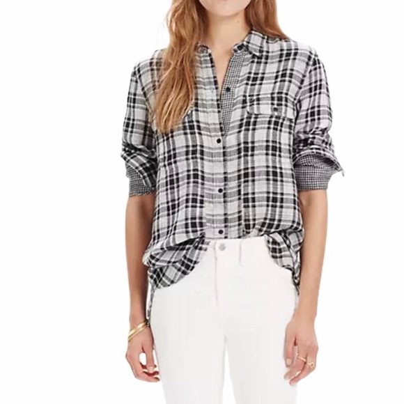 Madewell Tops - Madewell Ex-Boyfriend Shirt in Kemp Plaid Size Small White Black Style C9635